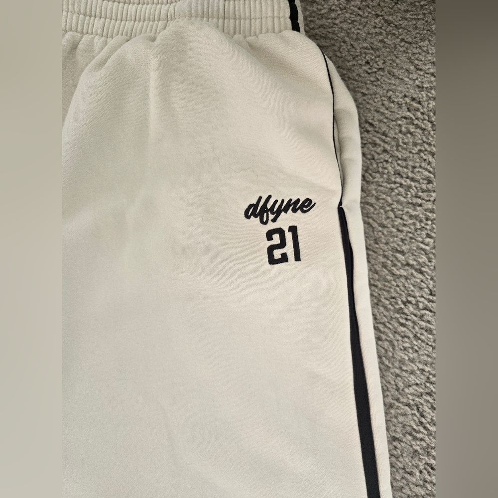 Dfyne 4th Anniversary Set Chalk (Authentic) π€ Pants Joggers And Top - Picture 11 of 17